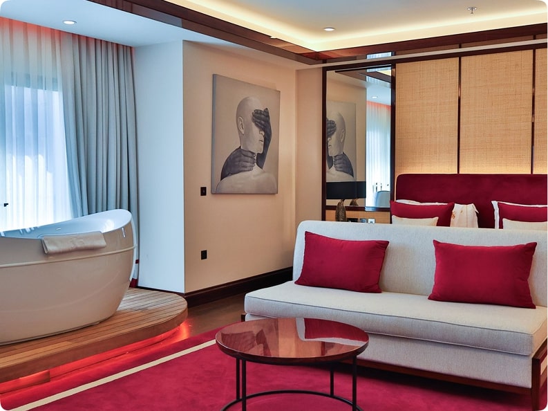 Cratos Premium Hotel